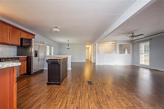 Building Photo - 7059 Darnell St