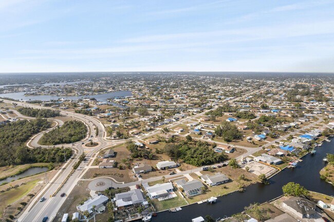 Building Photo - 121 Carlisle Ave NW
