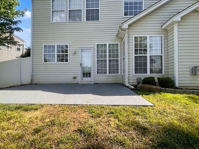Building Photo - Spacious & Elegant 4 BR / 2.5 BA High Point Home – Over 2,400 Sq Ft!