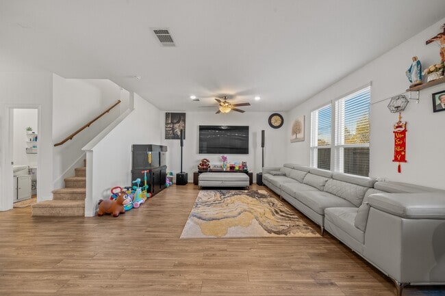 Building Photo - 10714 Cashew Run Ln