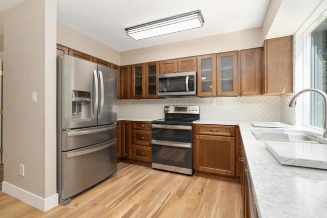 Building Photo - 2718 Granada Hills Dr