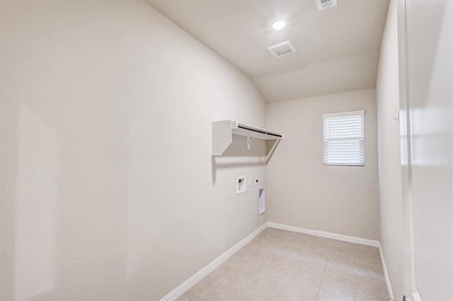 Building Photo - 208 Fieldstone Dr