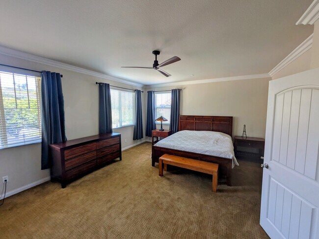 Building Photo - 3433 Arborview Dr