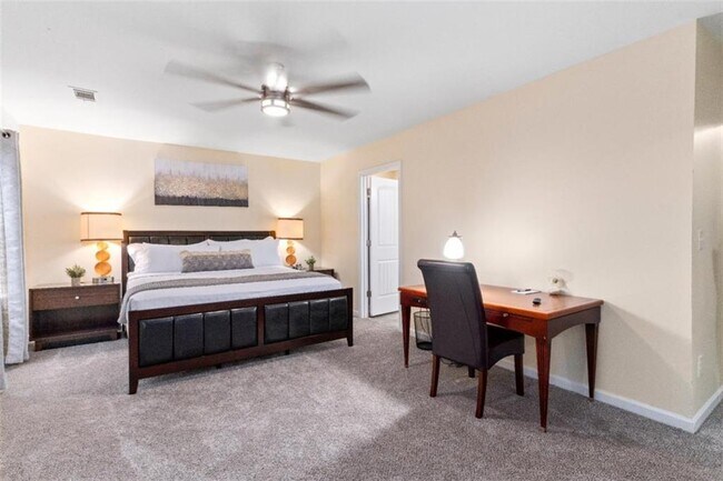 Building Photo - 2896 S Hills