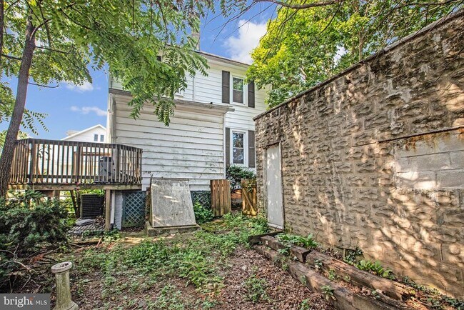 Building Photo - 508 Cording Ave