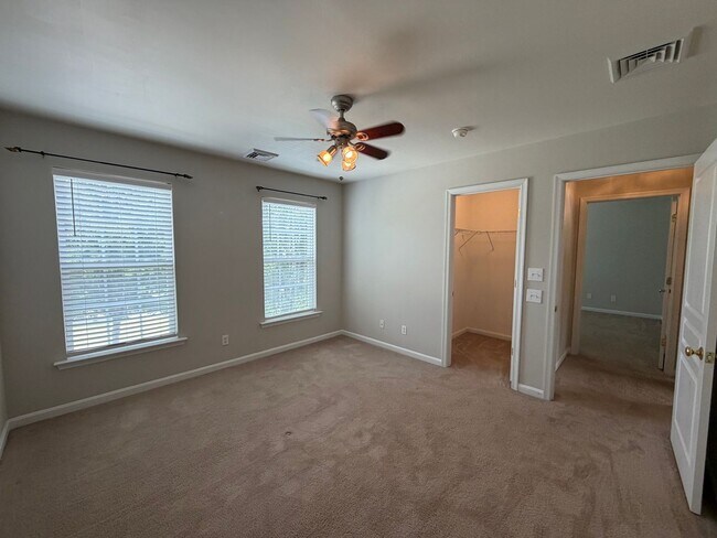 Building Photo - COMING SOON 8/8 | Spacious 3-Bedroom Townhome in Desirable Windsor Ridge