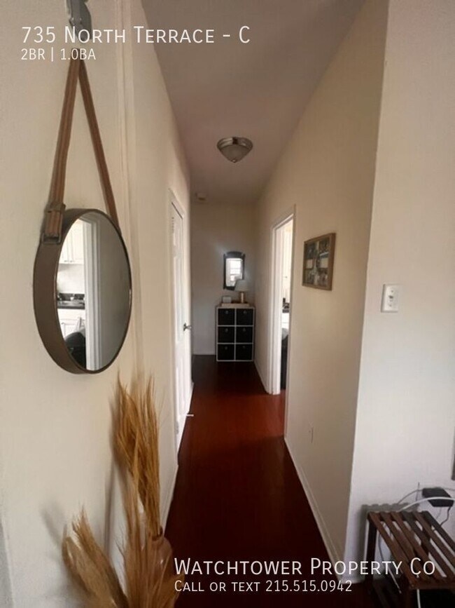 Building Photo - 735 North Terrace