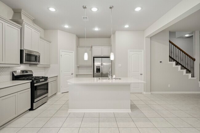 Building Photo - 8734 Laurel Crest Dr