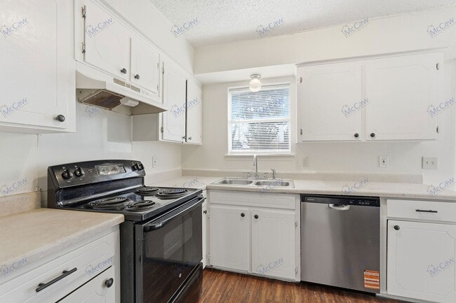 Building Photo - 3022 Kyle Rd