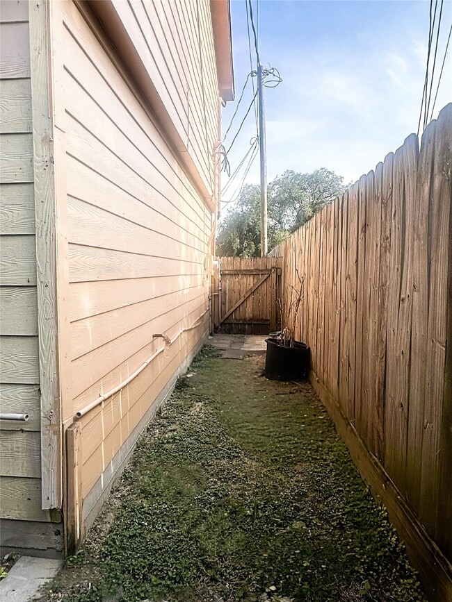 Building Photo - 11130 Hanning Ln