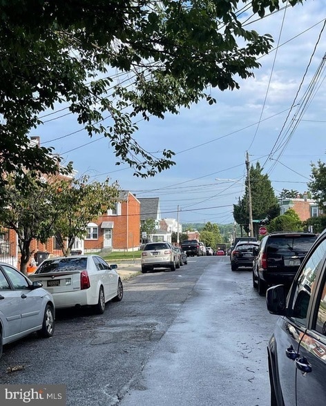 Building Photo - 7 6th Ave