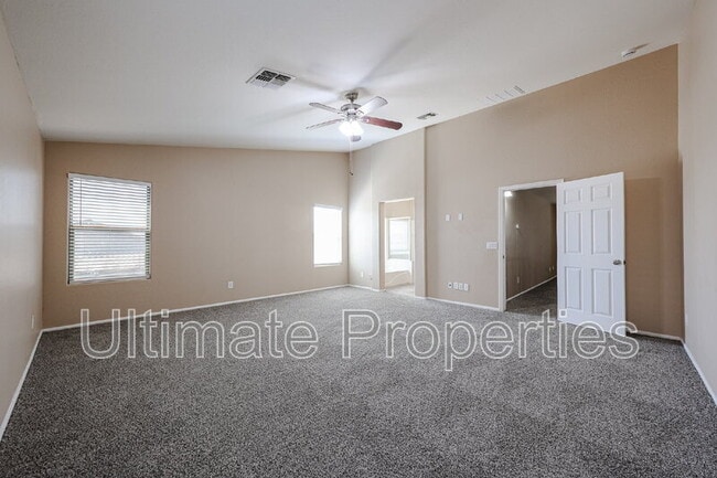 Building Photo - 4245 E Folgers Rd