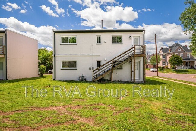 Building Photo - 1915 Miller Ave