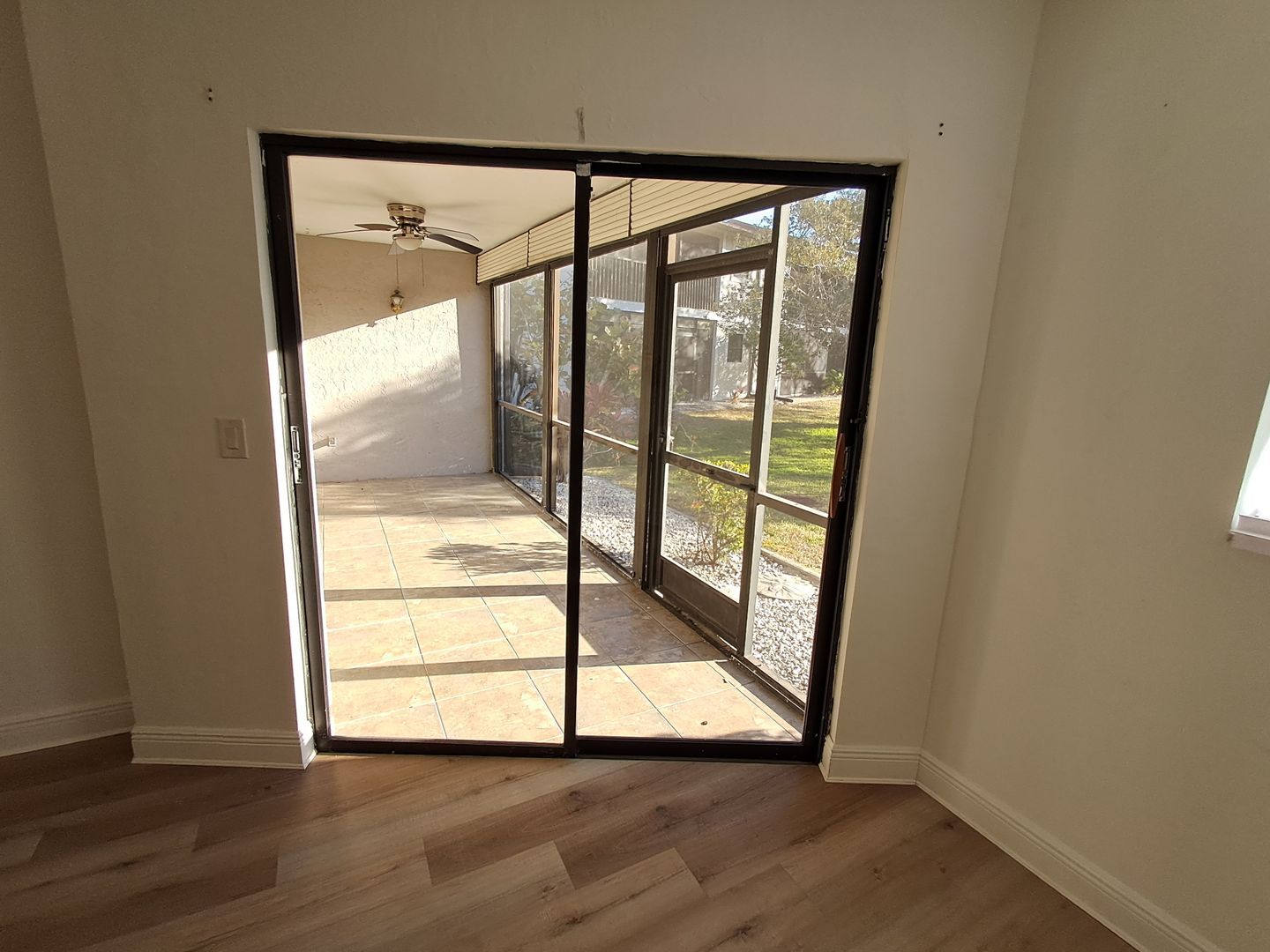 Building Photo - 2/2 Condo Off of McGreggor $500 OFF FIRST MONTH