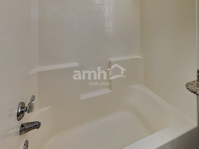 Building Photo - 14354 S Debrian Way