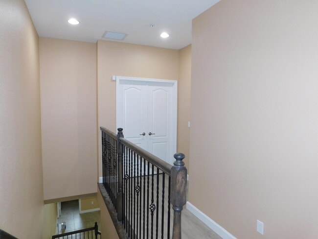 Building Photo - 9626 SW Purple Martin Way