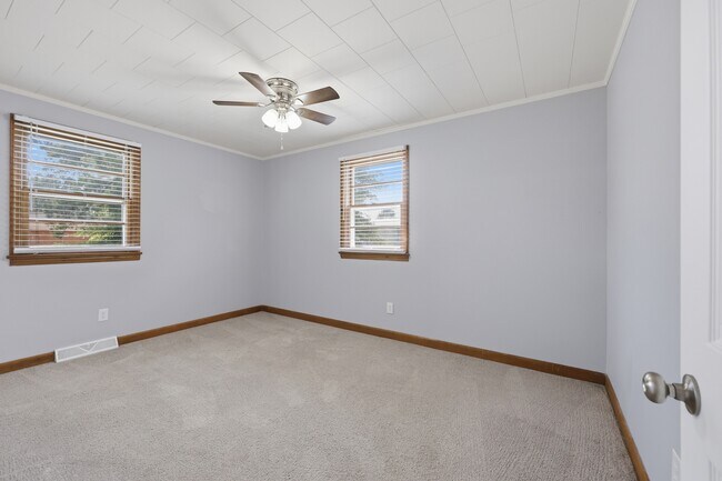 Building Photo - 1813 Fearing Ave