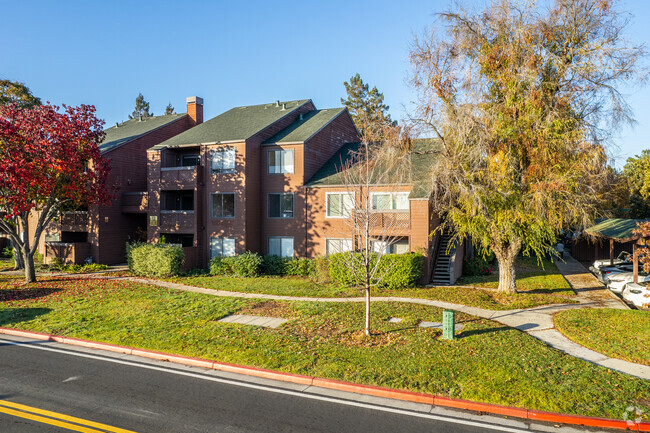 Alt. Exterior - Sierra Crest