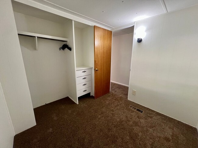 Building Photo - Unfurnished, 1-Year Long-Term Rental