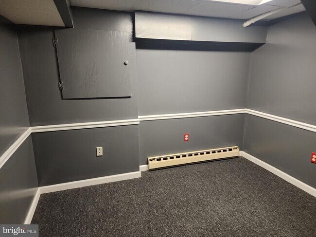 Building Photo - 25 Forsythia Ct