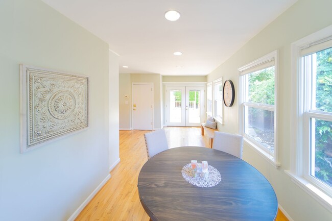 Building Photo - Enchanting Portland Heights 5BD House: You...