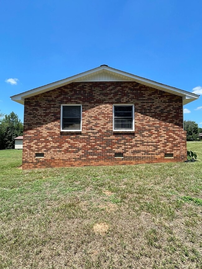 Building Photo - 1705 Windover Rd