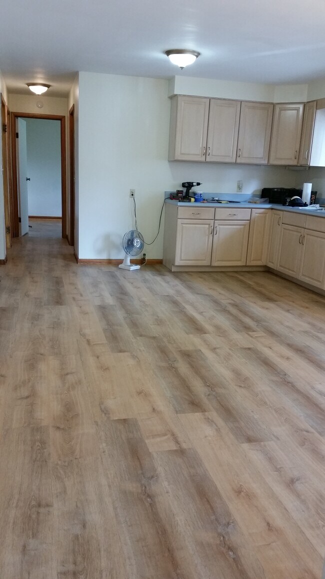 Building Photo - 10 Parkdale Dr