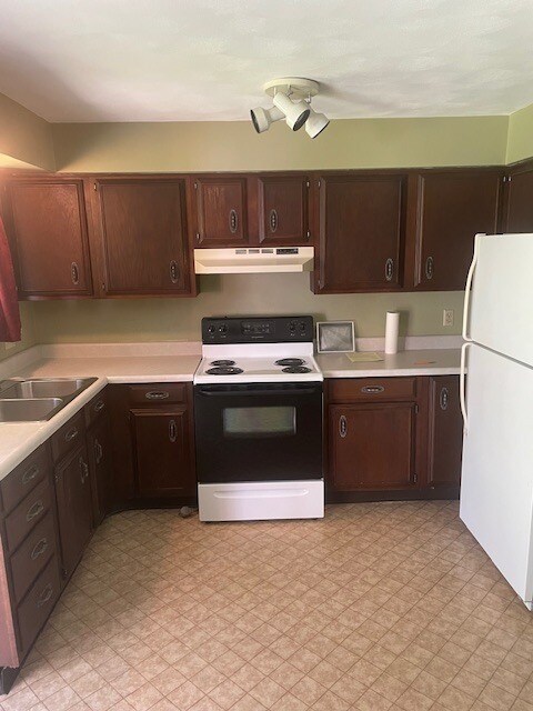 Building Photo - 1026 Stardust Dr