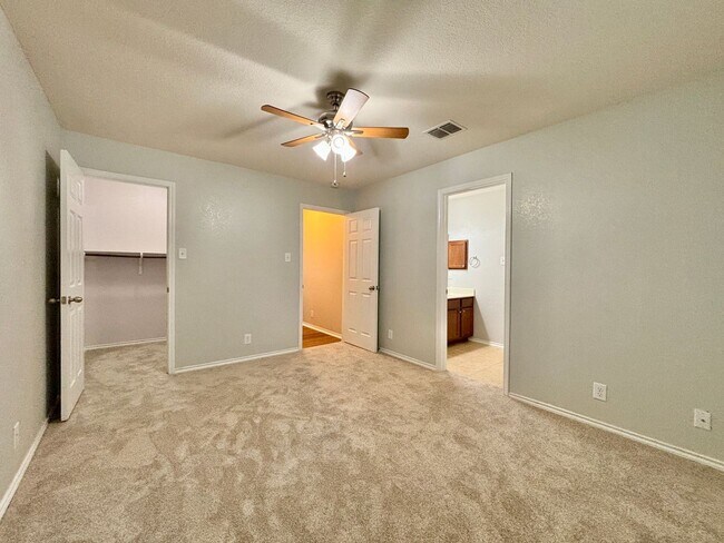 Building Photo - Welcome to this Big & Beautiful! 5 bed/3.5...