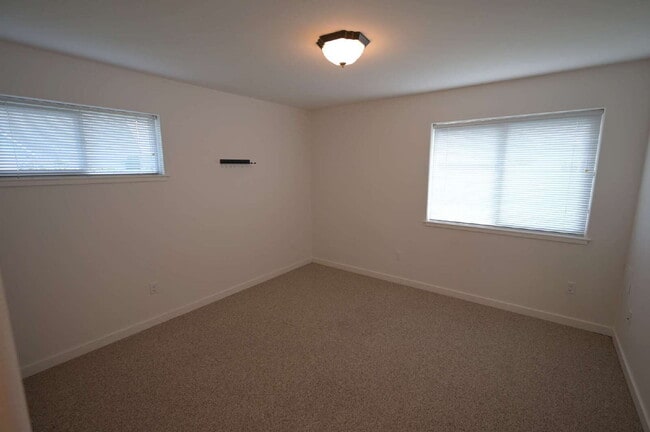 Building Photo - Modern & comfortable home in a country setting on 1 acre in Sequim