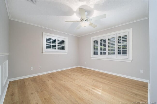 Building Photo - 7 Oakwood Dr