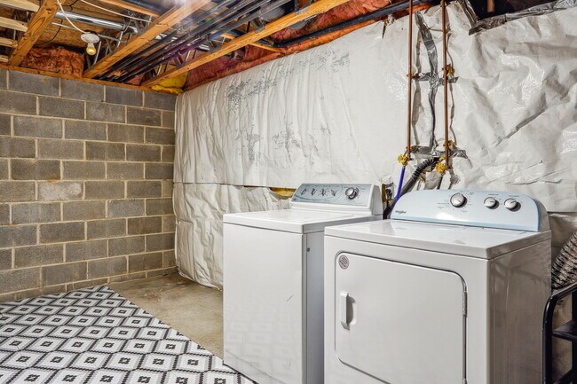 Building Photo - 1710 Messner Dr