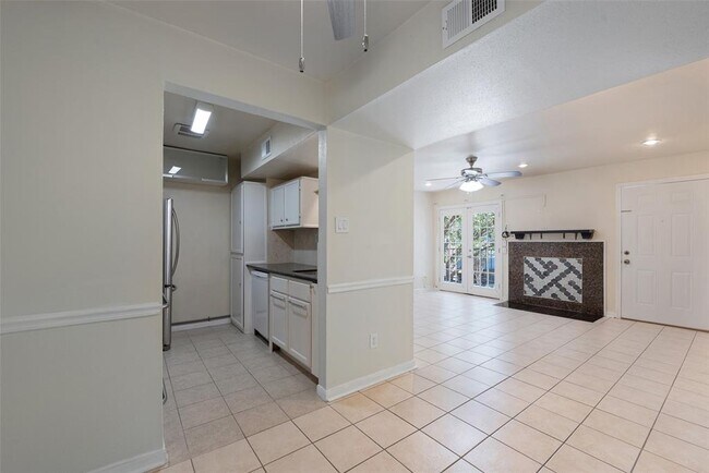 Building Photo - 18519 Egret Bay Blvd