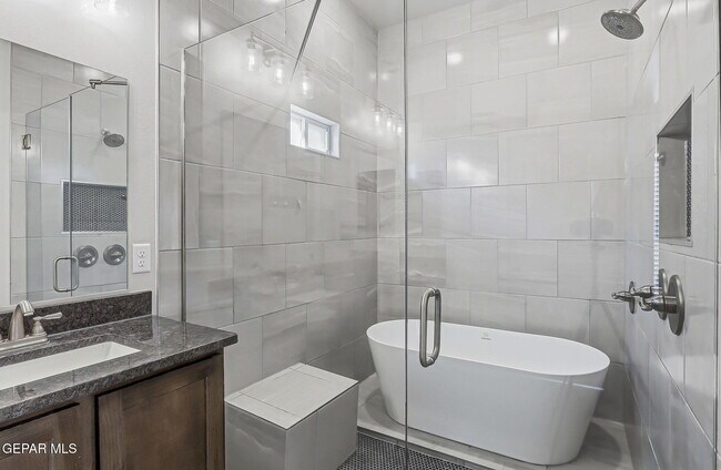 Building Photo - 928 Keenland Ave