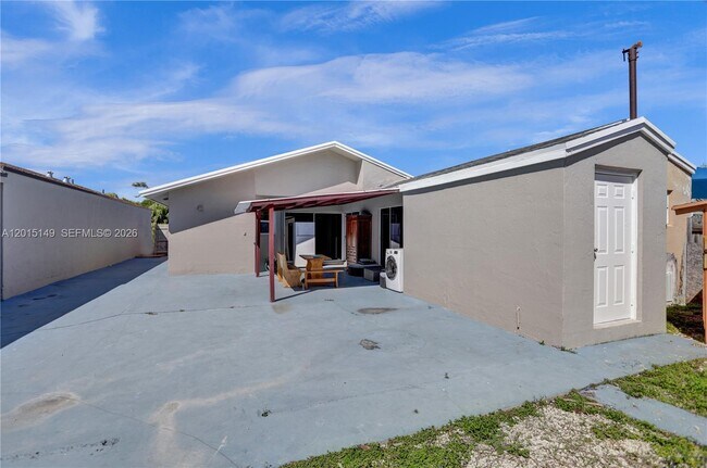 Building Photo - 11854 SW 210th St