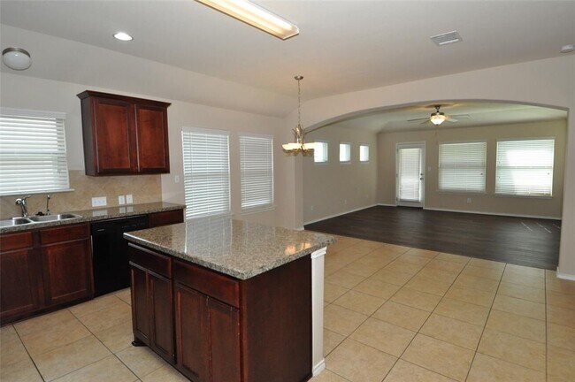 Building Photo - 404 Fistral Dr