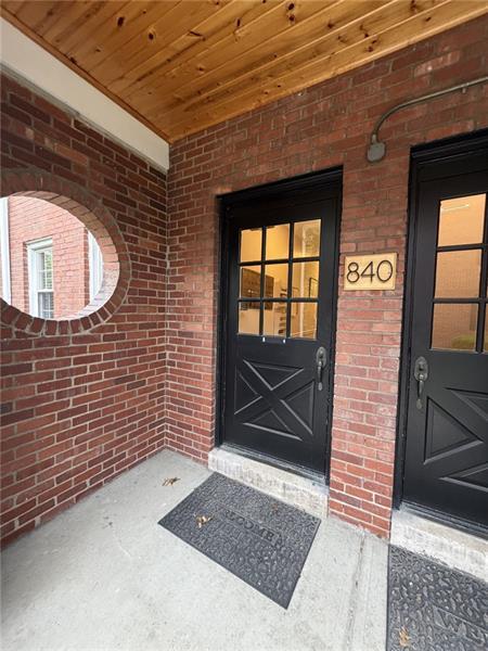 Building Photo - 840 Thorn St