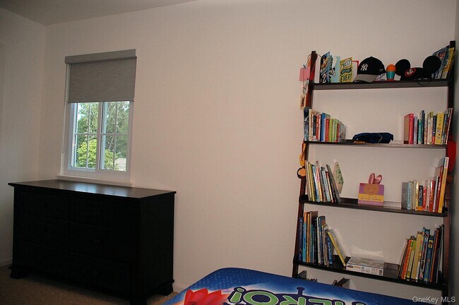 Building Photo - 18 Coralyn Ave