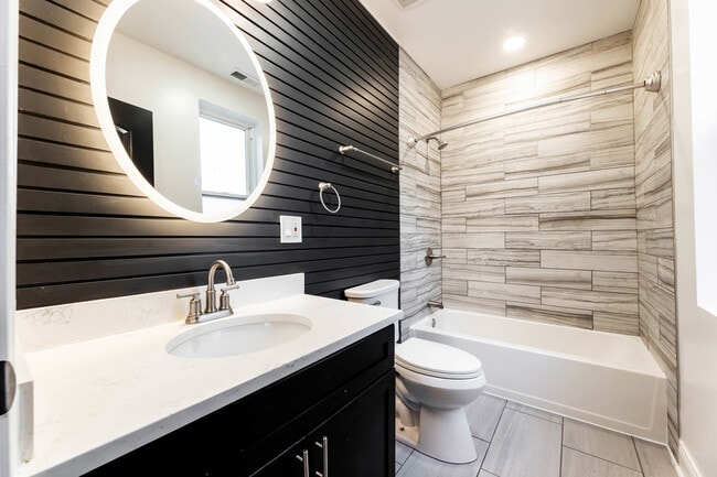 Building Photo - 6833 S Champlain Ave