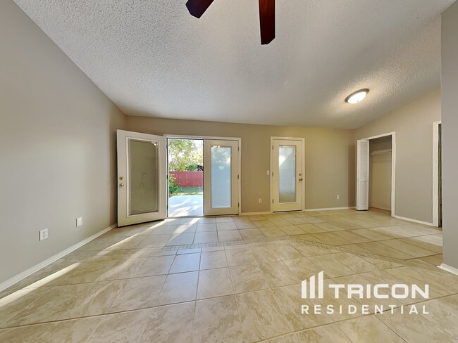 Building Photo - 9574 Villiers Dr N