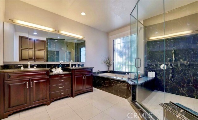 Building Photo - 7218 Mulholland Dr