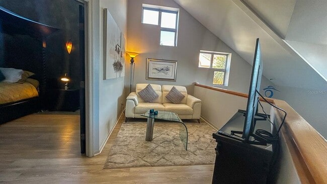 Building Photo - 1635 Royal Palm Dr S