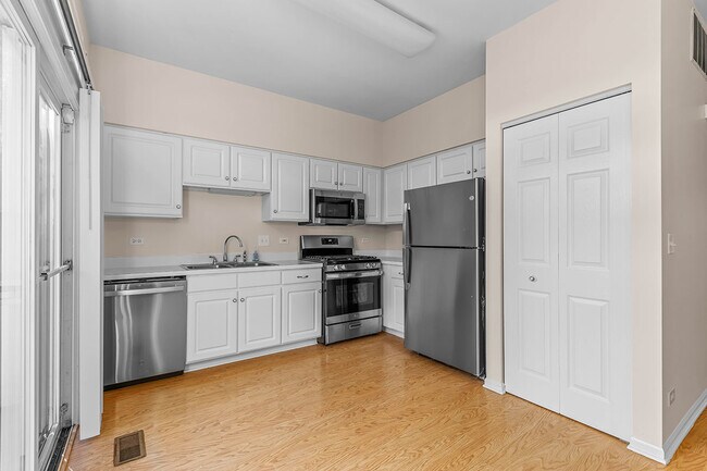 Building Photo - 2640 Idaho Rd