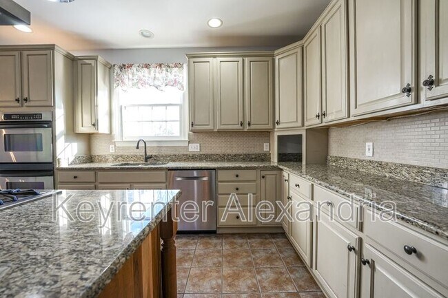 Building Photo - 13568 Heritage Farms Dr