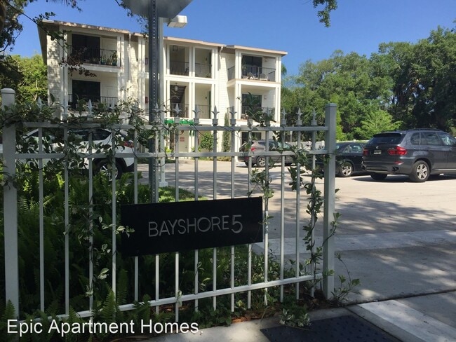 Building Photo - 4905 S Elberon St