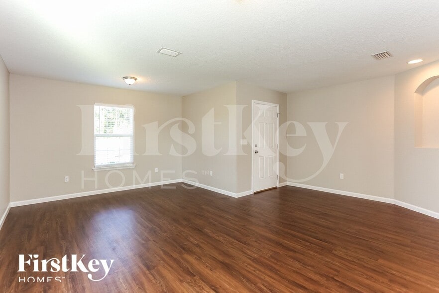 Building Photo - 78295 Saddle Rock Rd