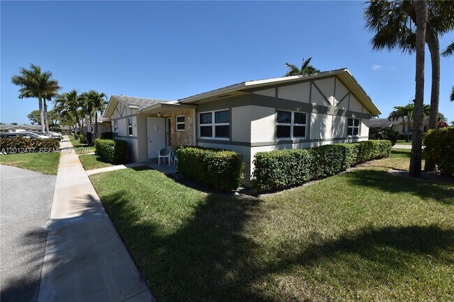 Building Photo - 2515 Emory Dr W