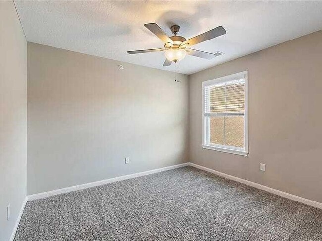 Building Photo - 4728 Bentwood Hills Dr