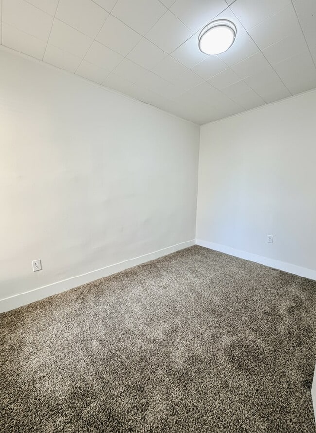 Building Photo - 1855 E Westmoreland St