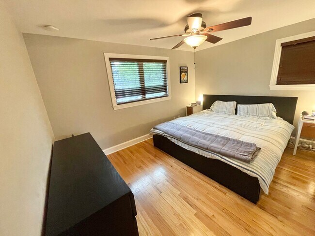 Building Photo - Elegant Three Bedroom Ravenna Home